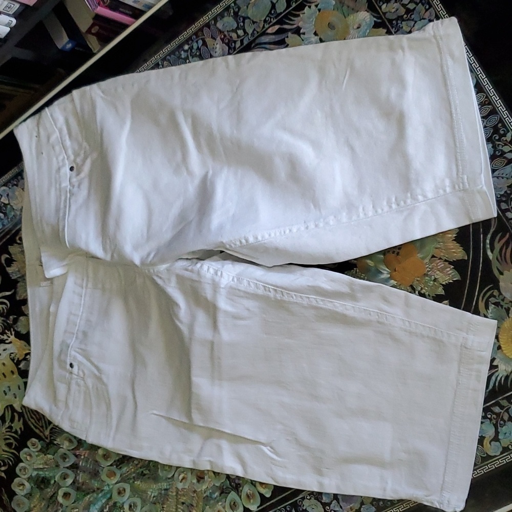 Contrast capris size 14p